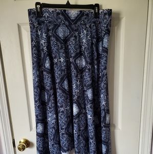 Patterned mid-length skirt